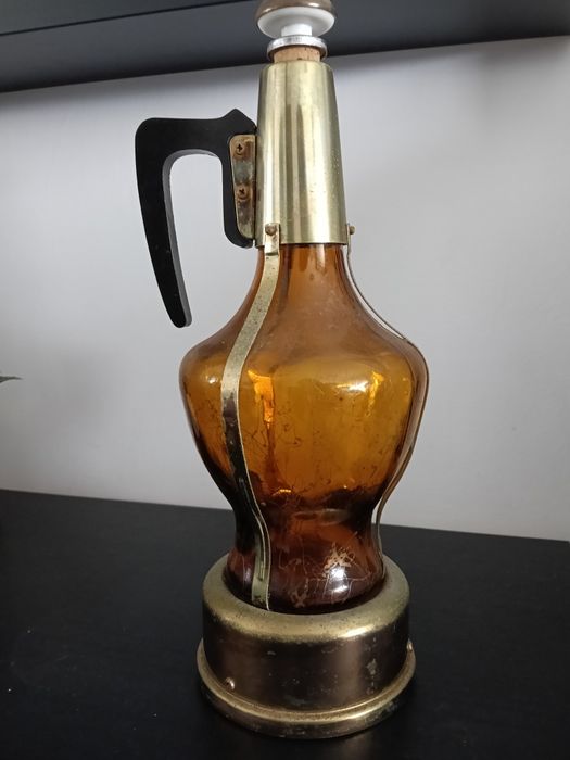 Garrafa licoreira com caixa de música