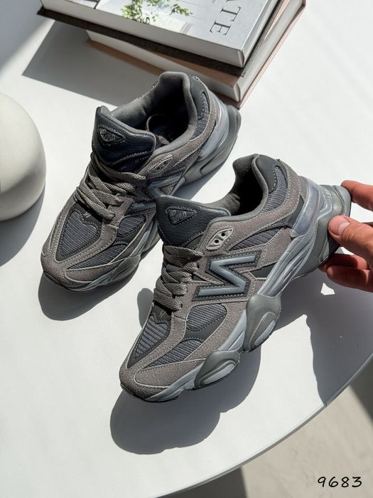 Жіночі кросівки N сірі осінь