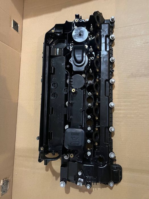 Клапанна кришка BMW 3.0d m57n m57n2 е60 е90 е65 е66 е53 е83 е70