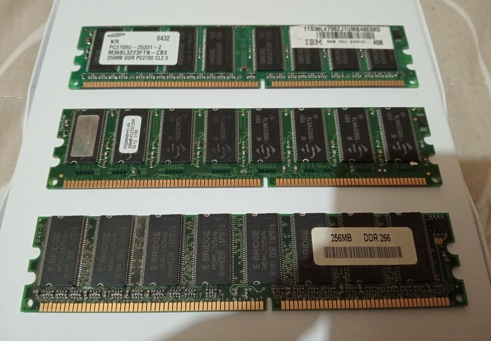 Memórias RAM - 1Gb / 512 MB / 256 MB