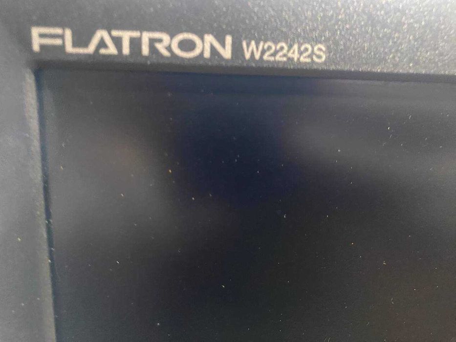 Монитор LG W2242s