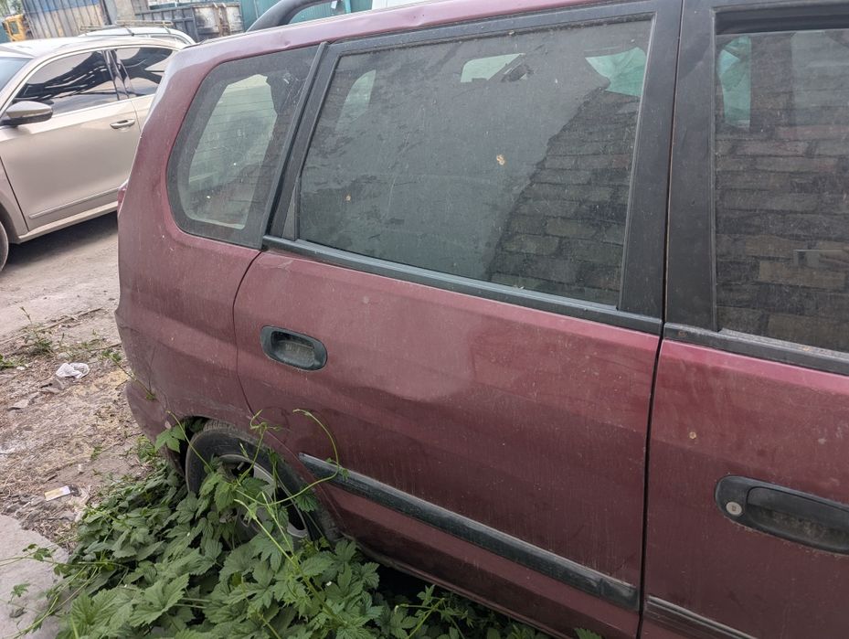 Mitsubishi space star на деталі