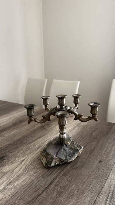 Świecznik w kamieniu