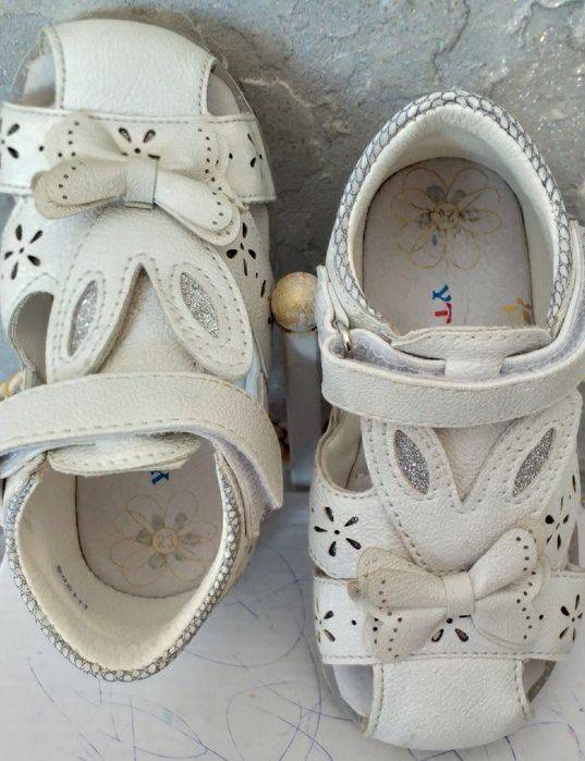 Босоніжки шкіряні 23 розмір супінатор