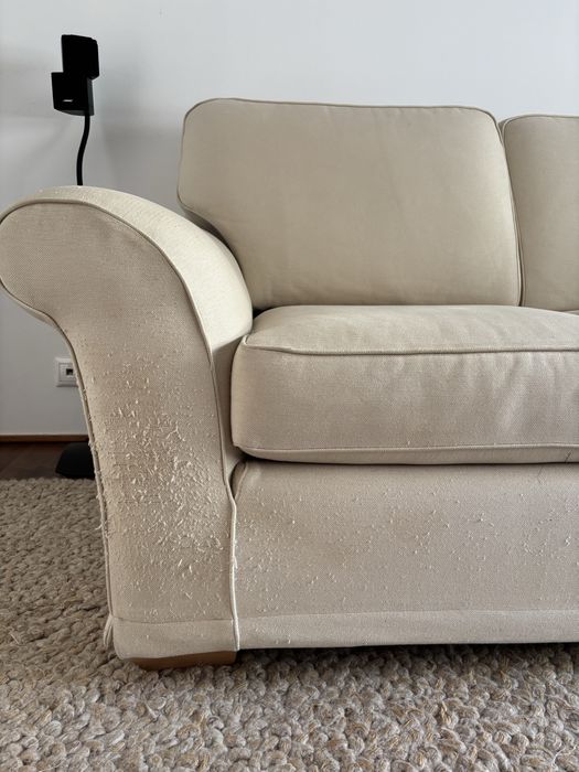 Sofá-Cama Bege (2 Lugares)