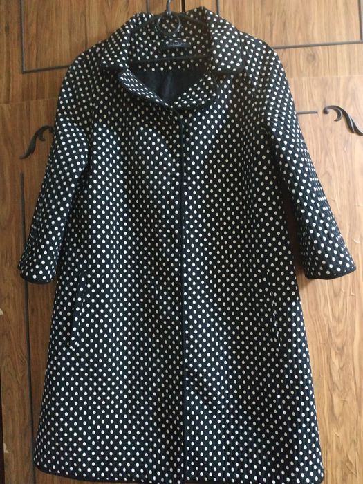 Продам легкое элегантное женское пальто (плащ)