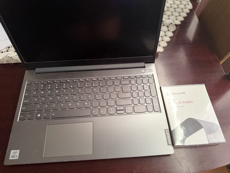 Sprzedam laptopa lenovo