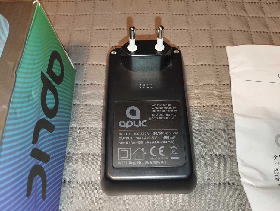 Ładowarka do Akumulatorów Aplic - Do 4 x AA / AAA