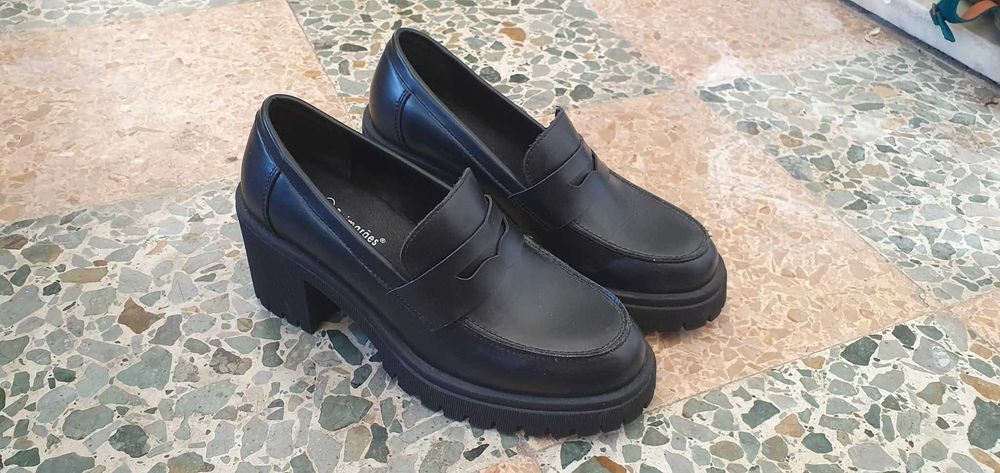 Sapato Guimarães preto nº38 (como novo)