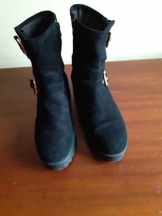 Calçado - botas de camurça