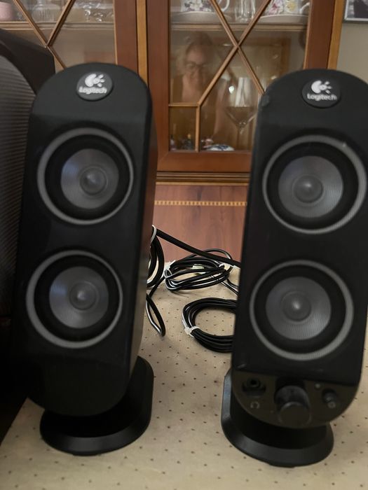 Conjunto de Colunas Logitech X-230