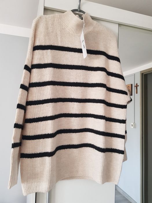 Damski sweter w paski półgolf