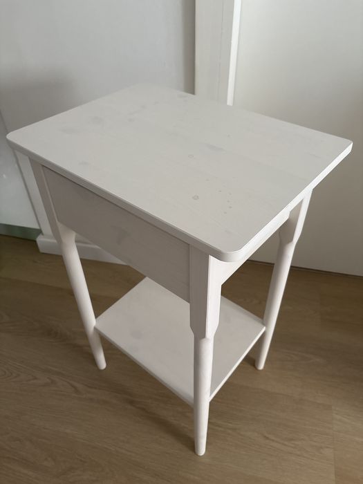 Mesa cabeceira Ikea