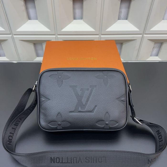 Сумка мужская Louis Vuitton черная кожаная оригинал черная