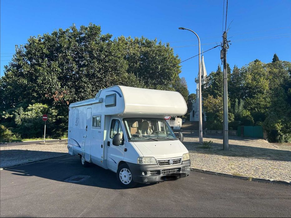 Aluguer Autocaravana 4 pessoas / 6 dormidas