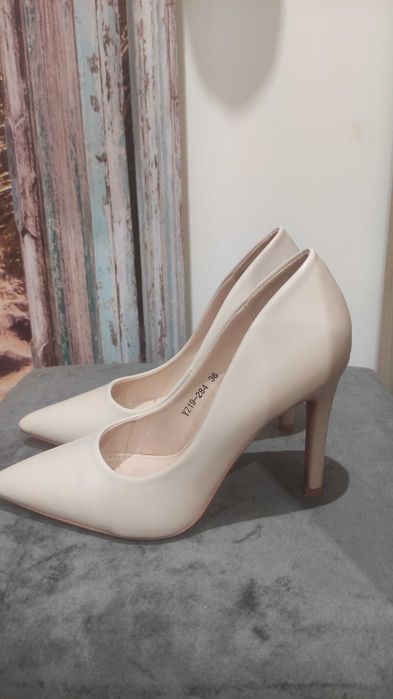 Sapato Stileto - Bege- tamanho 36