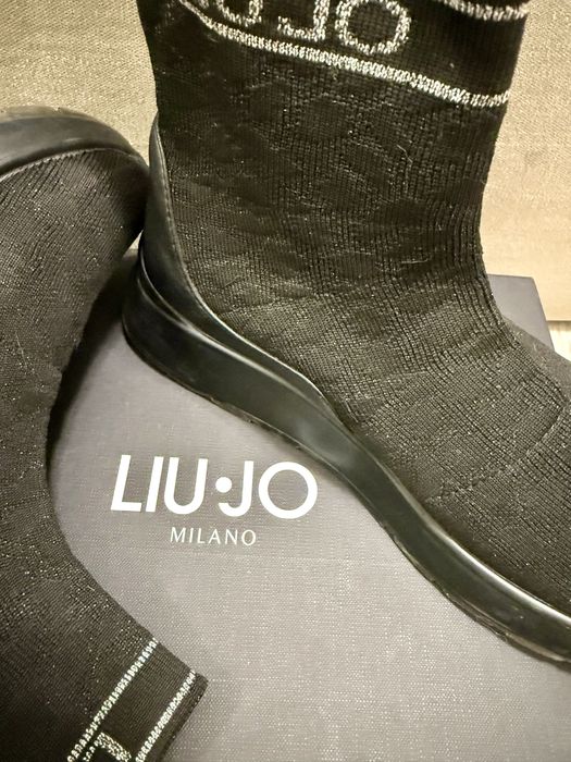 Продам кросівки LIU JO
