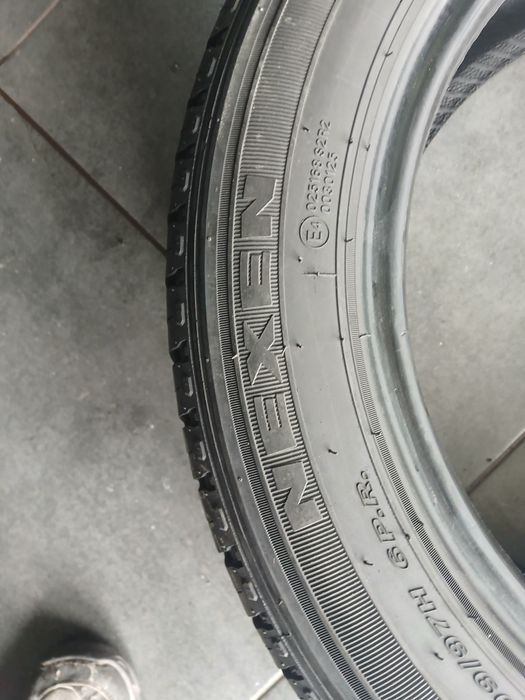 2 pneus 195 60 r16C Nexen