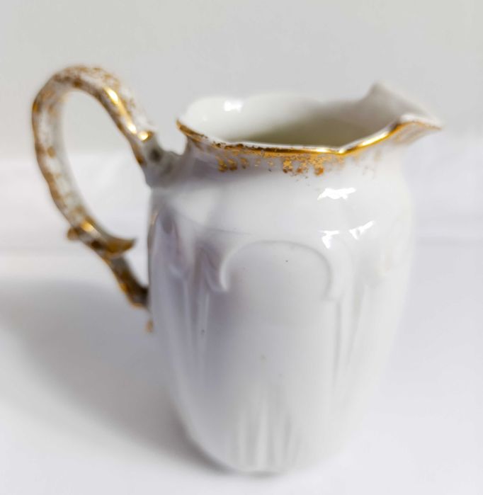 Leiteira em Porcelana