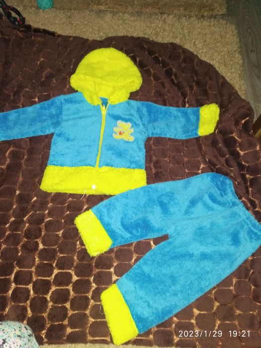 Продам тепленькі костюмчики 6-12 місяців