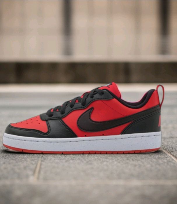 Nike junior low black and red