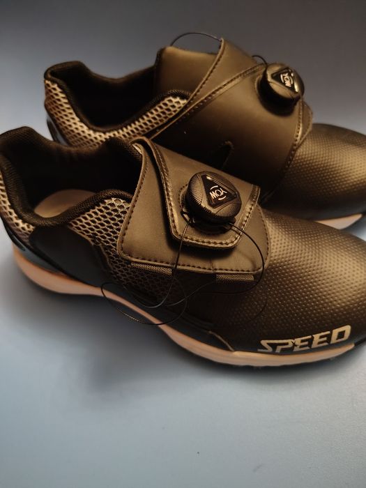 Buty do golfa 40
