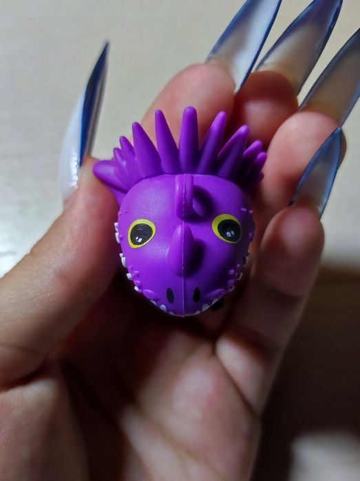 Обмін фігурок Bob snail на застібачку, страхітливого кошмару та секретного з рогами.
