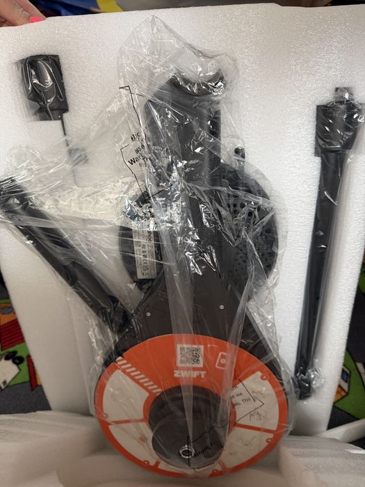 Trenazer rowerowy Wahoo KICKR CORE