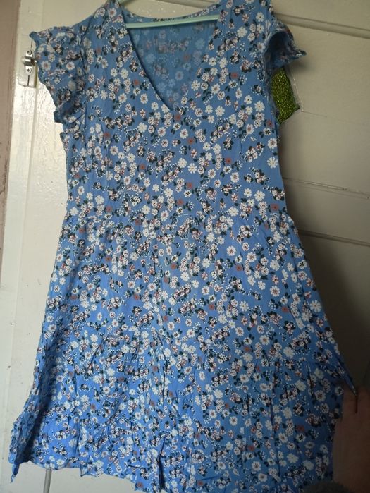 Sukienka oversize  poszerzana ku dołowi może byc ciążowa