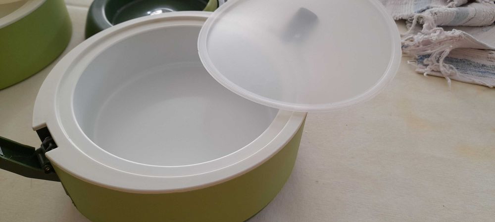 Lancheira com 3 recipientes encastráveis