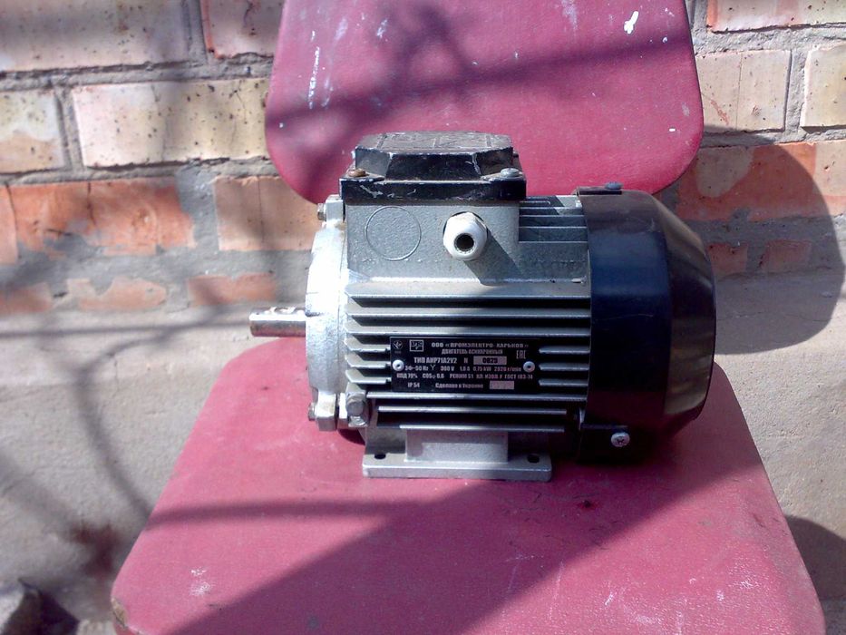 Электродвигатель 0.75 квт 2880 об мин Новый