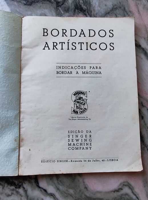 Livro Bordados Artísticos da Singer