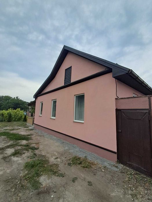 Продам дом с участком 8 сот. Новый евроремонт. Проспект Металлургов. Гараж.