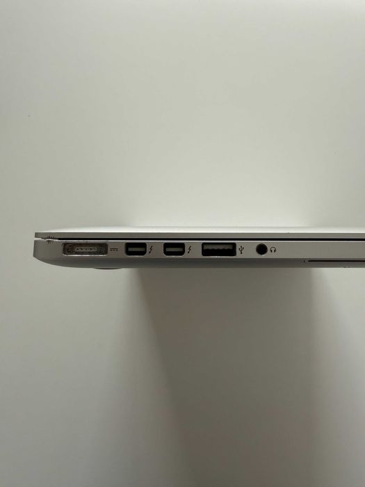 MacBook Pro Retina 15" Late 2013 i7 2.3GHz 16GB NVIDIA + Carregador + Mala