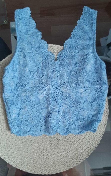 Koronkowy crop top