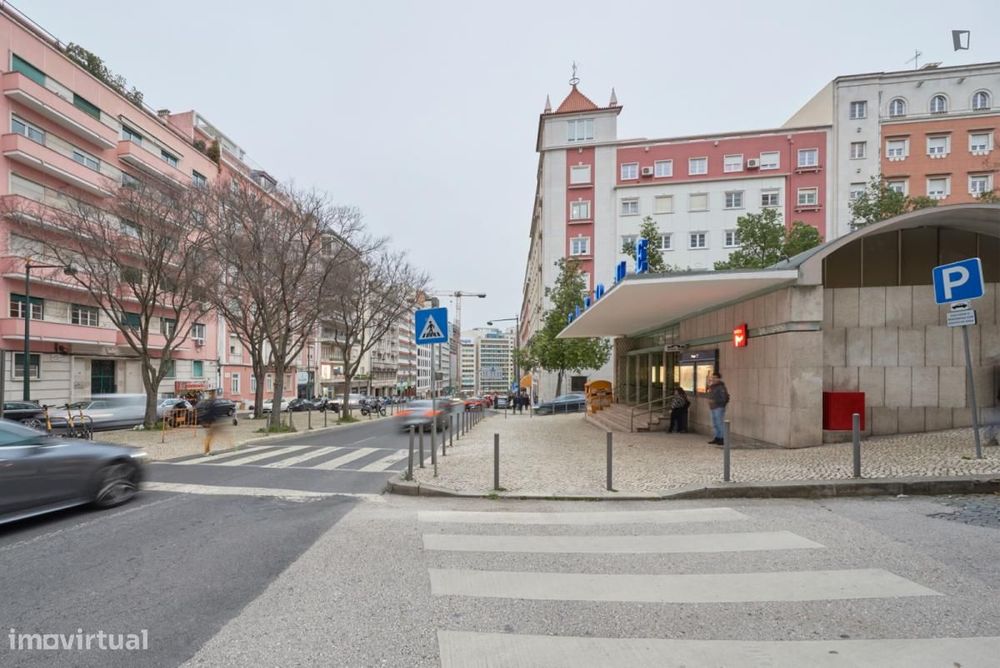 Quarto - localizado em Marquês de Pombal Lisbon
