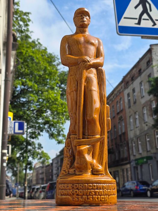 Stara duża ceramiczna figurka Górnik KWK Powstańców Śląskich