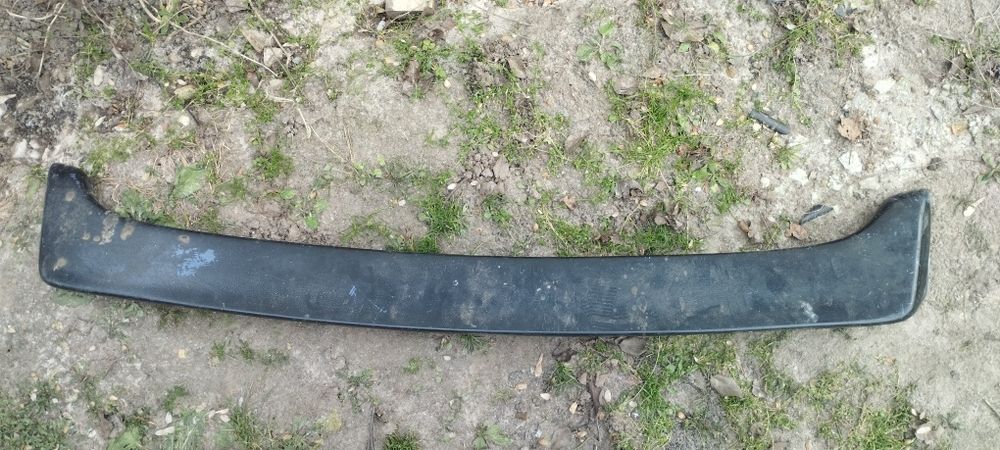 Спойлер 134×13 сантиметрів