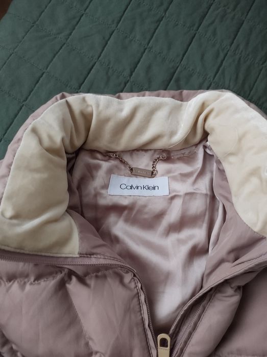 Calvin Klein rozmiar M kurtka puchowa płaszcz brudny róż