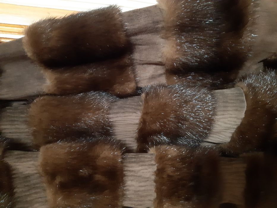 Продам норкову шубу