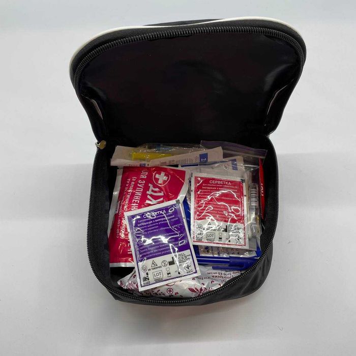 Набір Автомобіліста 07, аптечка, вогнегасник, знак, сумка.