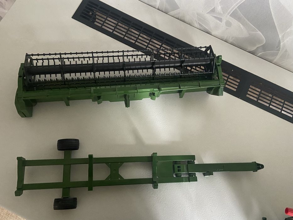 Продам комбайн John Deere T670  далі а описі