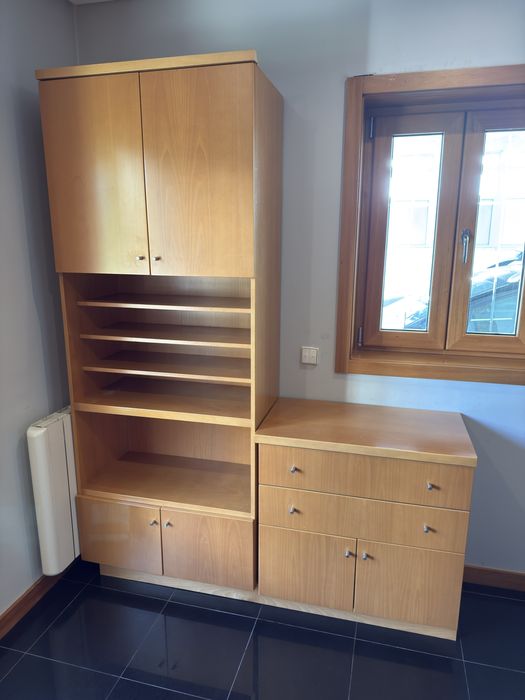 3 Armários em Madeira Maciça c/ Puxadores Inox – Semi-Novo