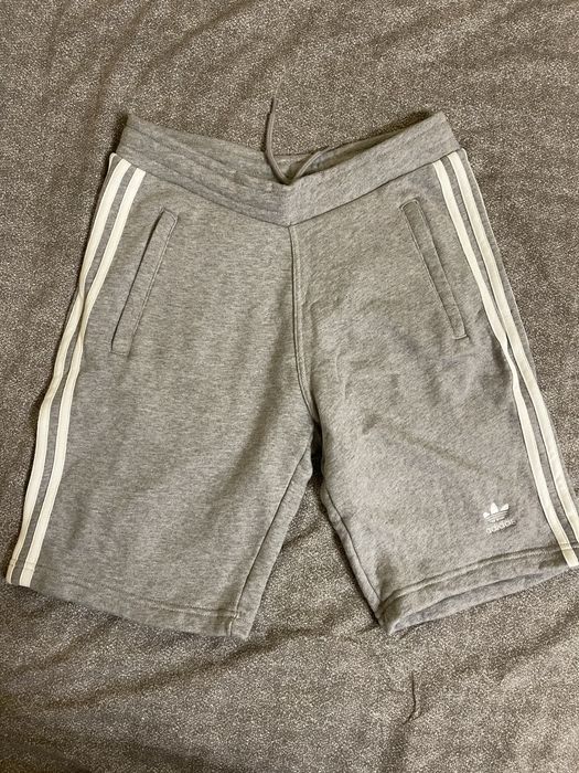 Бавовняні шорти adidas Originals Adicolor 3-Stripes