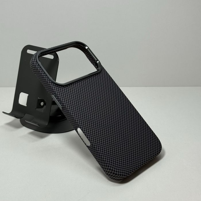 Чохол iphone 17 pro карбоновий. Карбоновый Чехол айфон 17 про