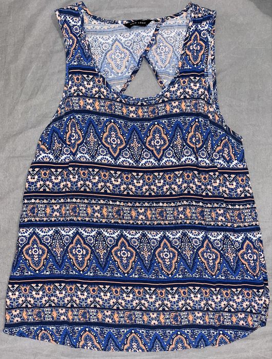 Жіночий верх на літо гортайте фото