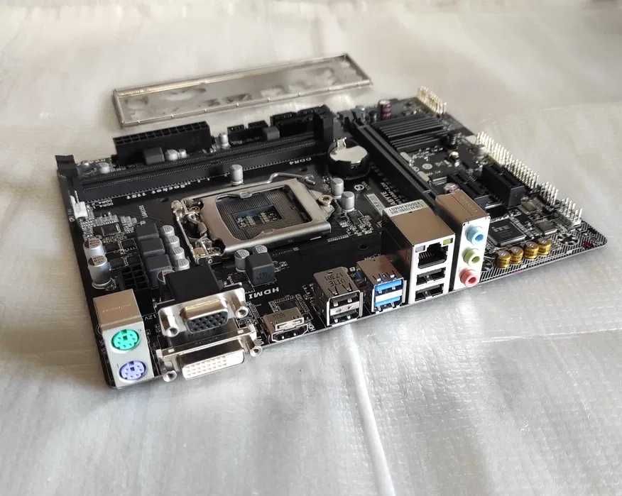 Gigabyte GA-H110M-S2H + CPU Pentium G4500.