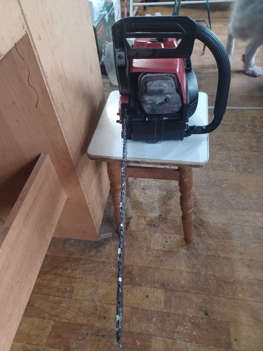 Продам бензопилу MTD