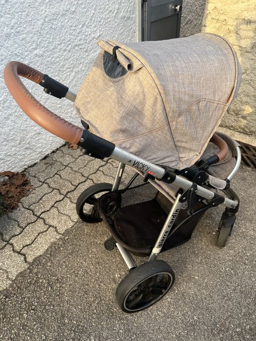 Carrinho e ovo da Pierre Cardin