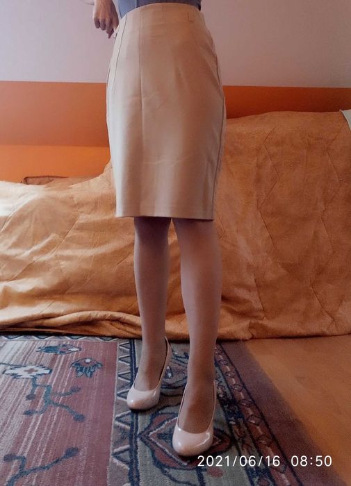 spódnica ołówkowa beżowa miękki materiał Orsay rozm M